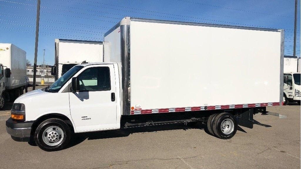 2019 Chevrolet Express 16 ft Cube Van 2 – Lockhart Automotive