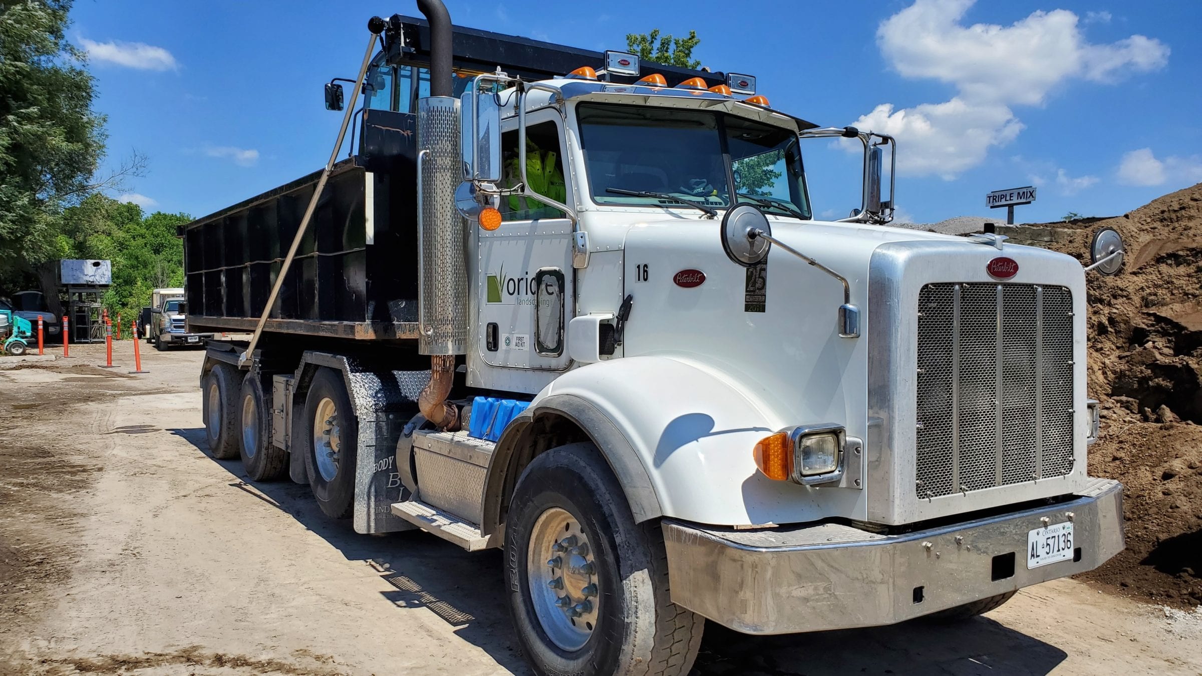 Tri Axle Hooklift frt Lockhart Automotive